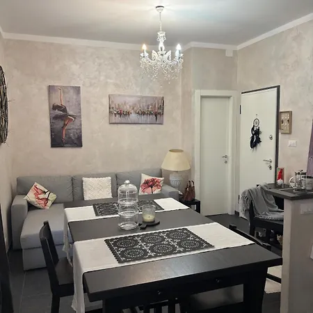 Francy Elegante In Centro * 圣雷默